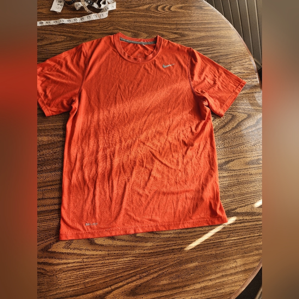 Nike Men's Vibrant Orange Short Sleeve Tee Size L